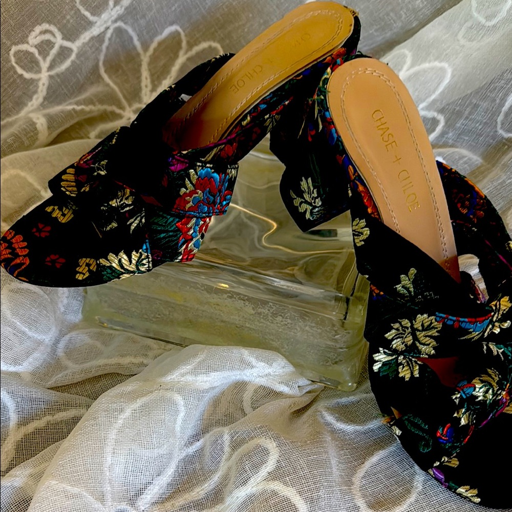 Chase + Chloe Black Mules Comfortable Slip-On Shoes